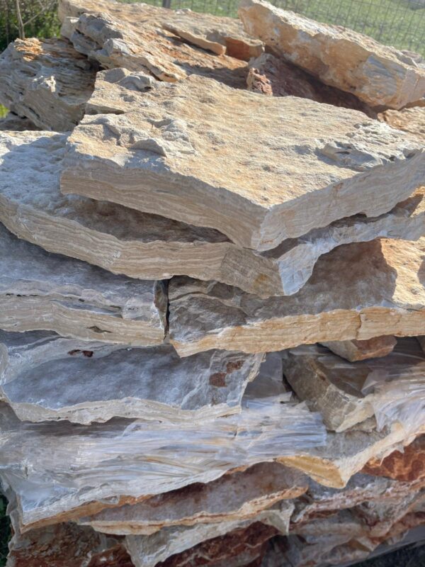 Scorza grezza di Trani a lastroni